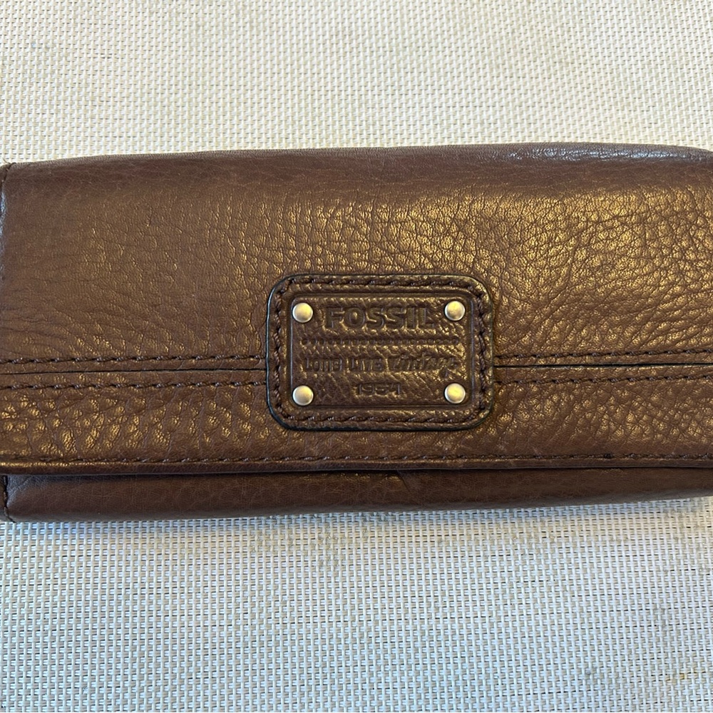 Fossil Dark Brown Leather Long Live Vintage 1954 preowned clutch/wallet
